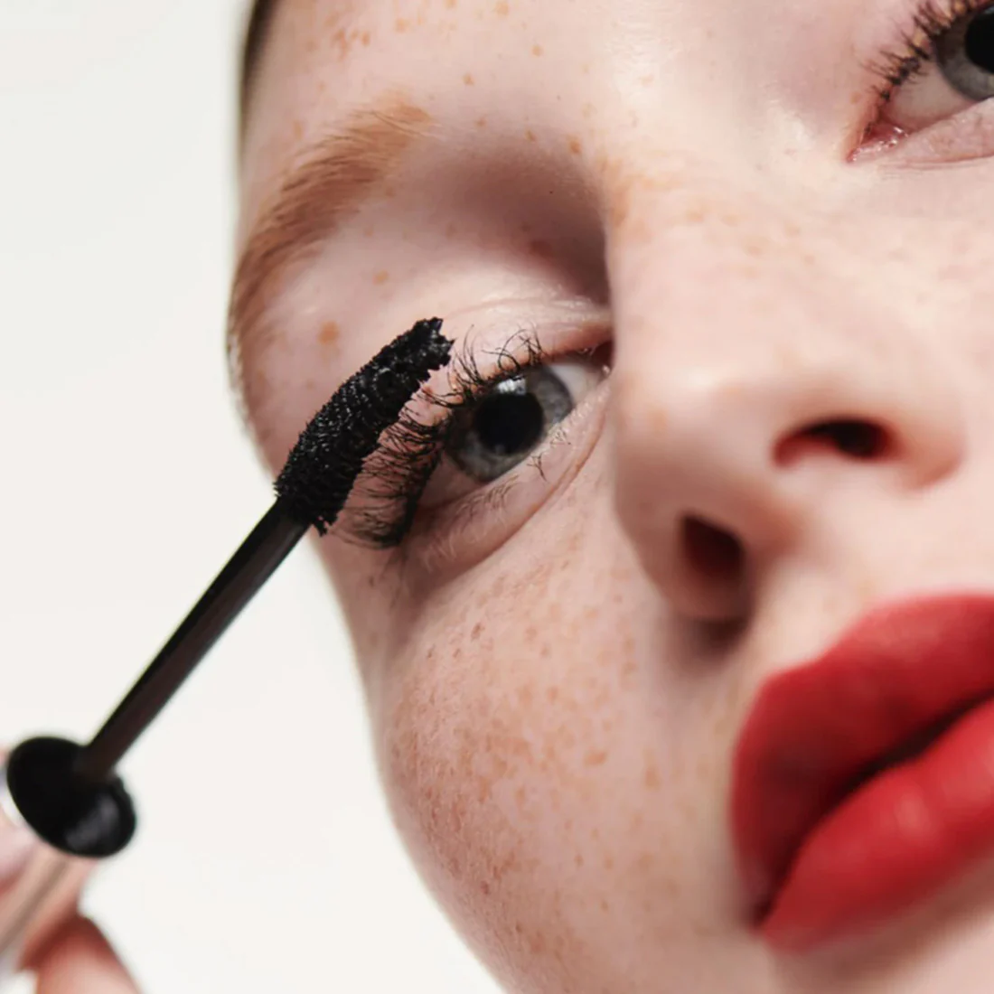 High Impact Curling Mascara - Image 2