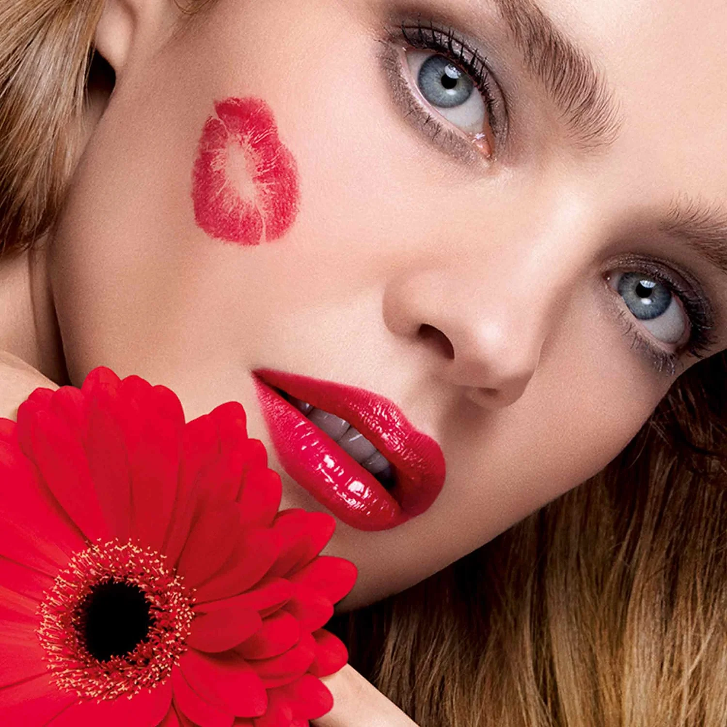 Kiss Kiss Shine Bloom Rossetto Brillante - Image 81