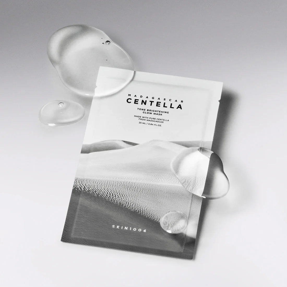 Madagascar Centella Tone Brightening Glow Mask SKIN1004 Maschera Viso Illuminante e Idratante Effetto Glow - Image 4